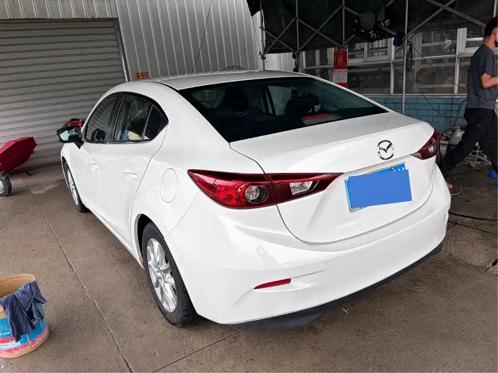 Mazda 3 Axela 2016 — фото 7