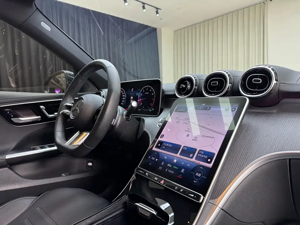Mercedes-Benz C-Class 2023 — фото 33