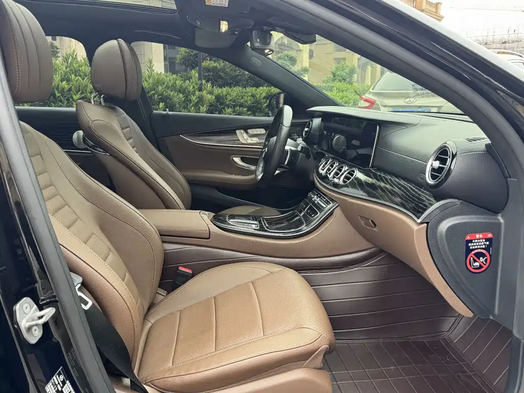 Mercedes-Benz E-Class 2020 — фото 12
