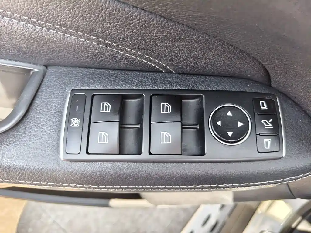 Mercedes-Benz M-Class 2015 — фото 16