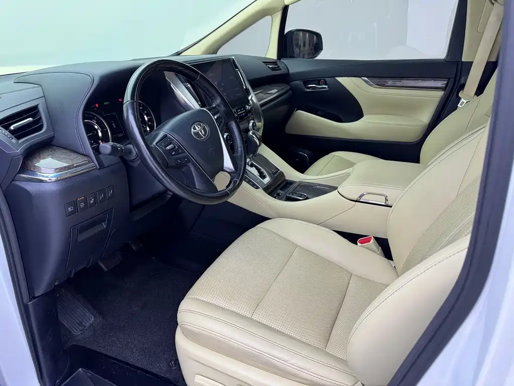 Toyota Alphard 2022 — фото 4