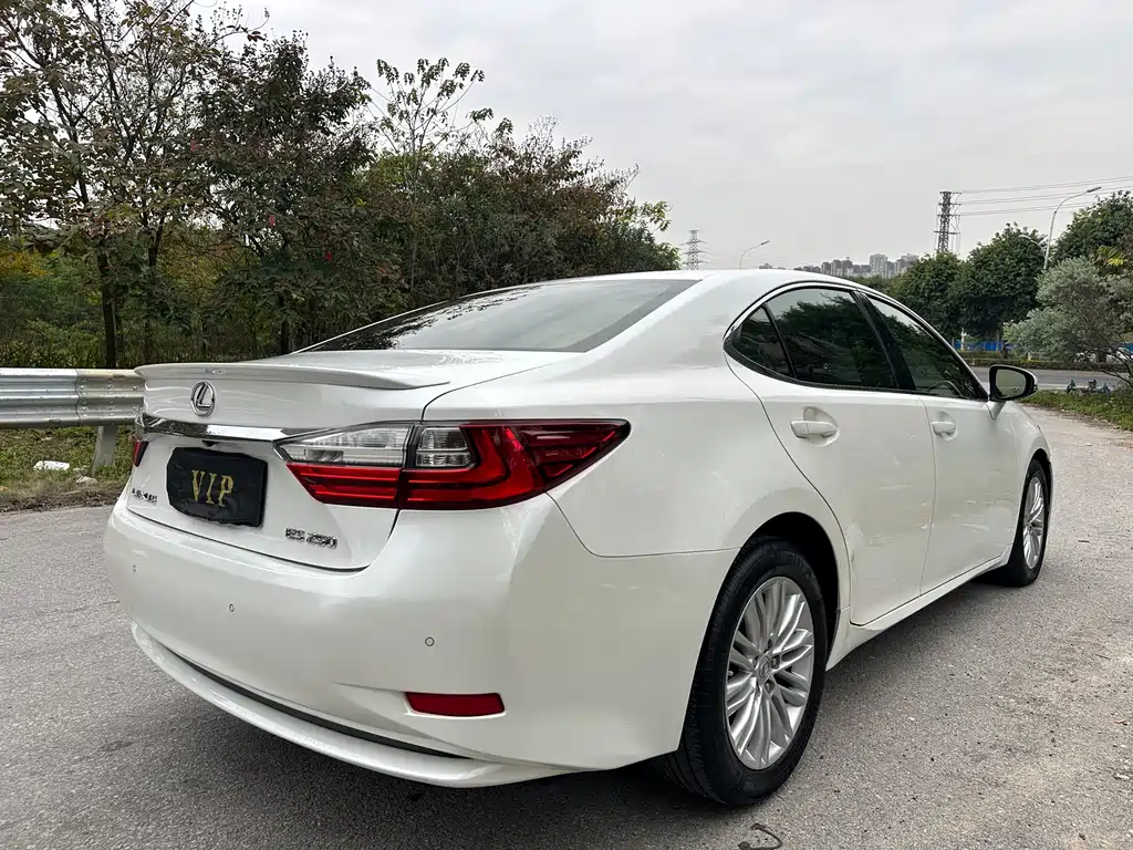 Lexus ES 2016 — фото 4