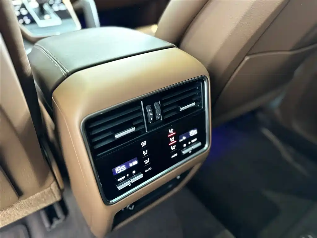 Porsche Cayenne 2023 — фото 15