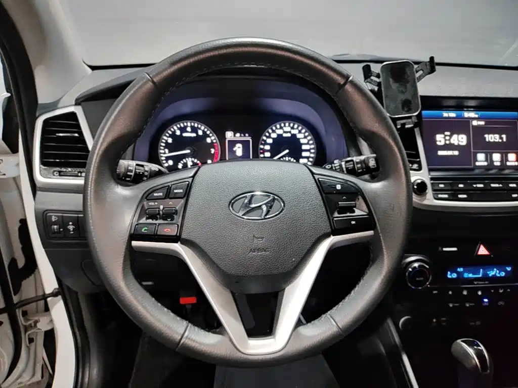 Hyundai Tucson 2018 — фото 11