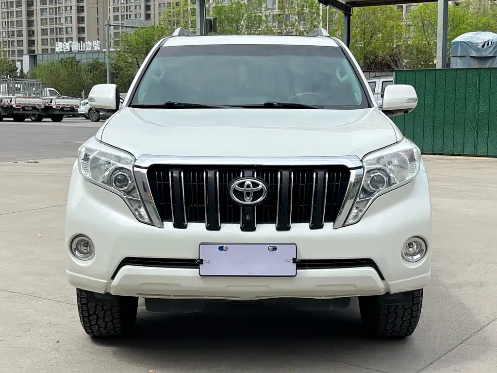 Toyota Prado 2017 — фото 2