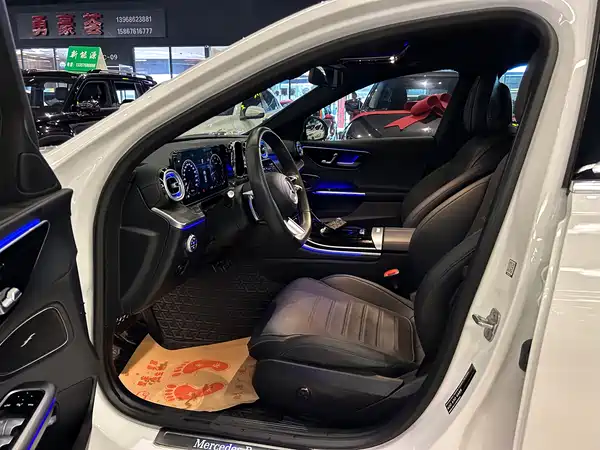 Mercedes-Benz C-Class 2024