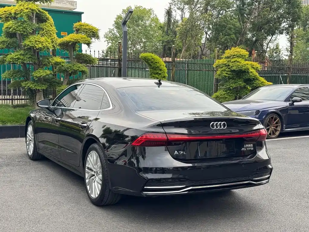 Audi A7L 2022 — фото 8