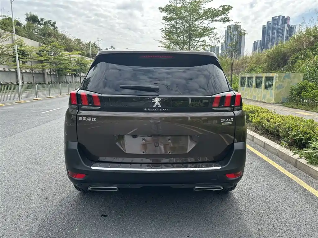 Peugeot 5008 2017 — фото 4