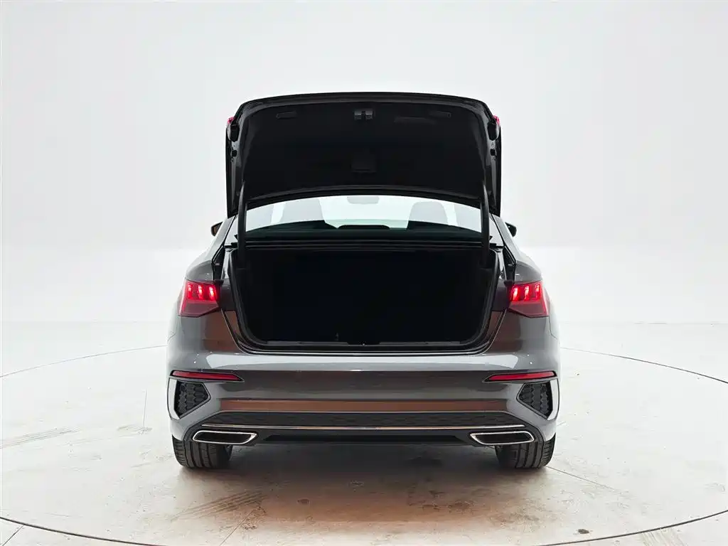 Audi A3 2023 — фото 8