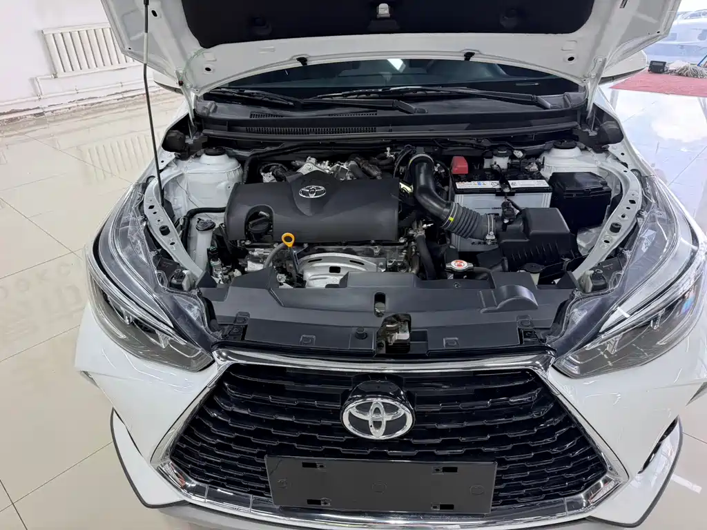 Toyota Yaris L 2022 — фото 20