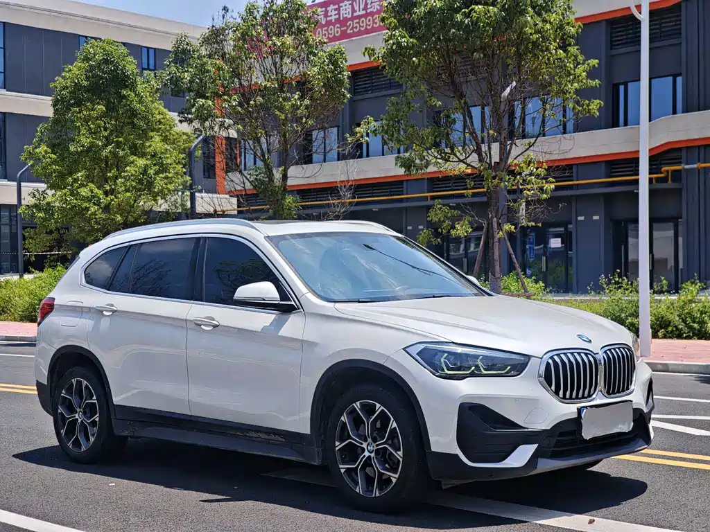 BMW X1 2021 — фото 3