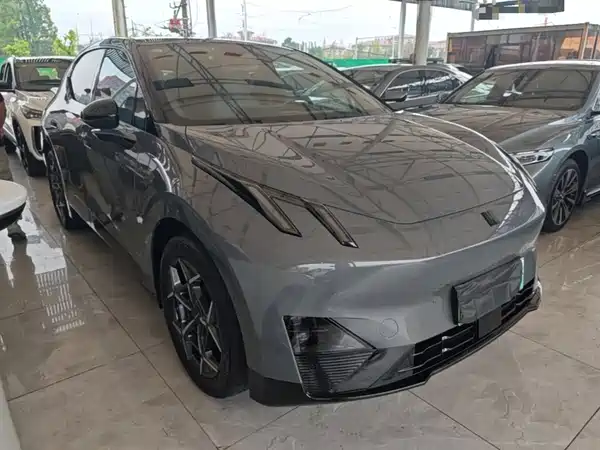 Lynk & Co Z20 2025