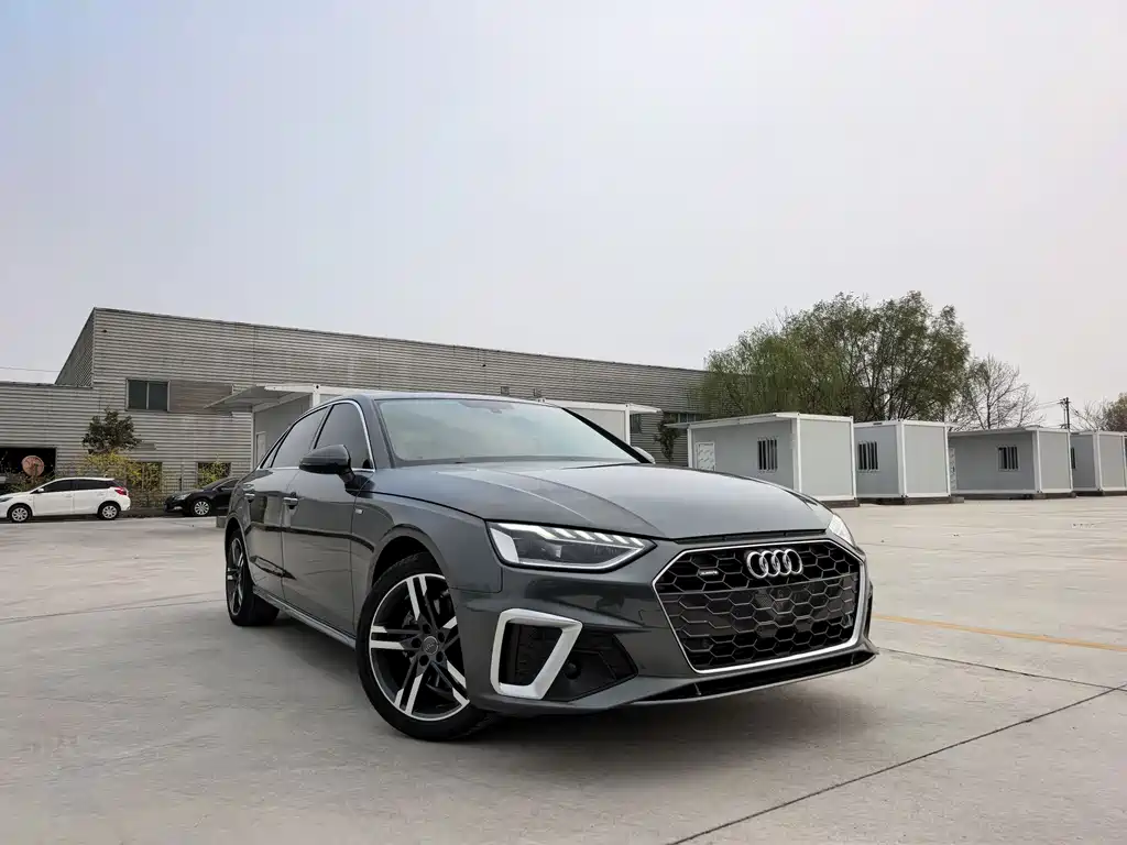Audi A4L 2022 — фото 3