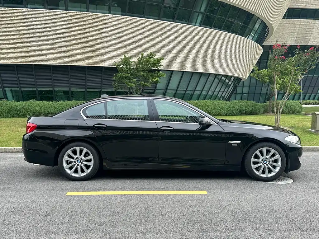 BMW 5 Series 2011