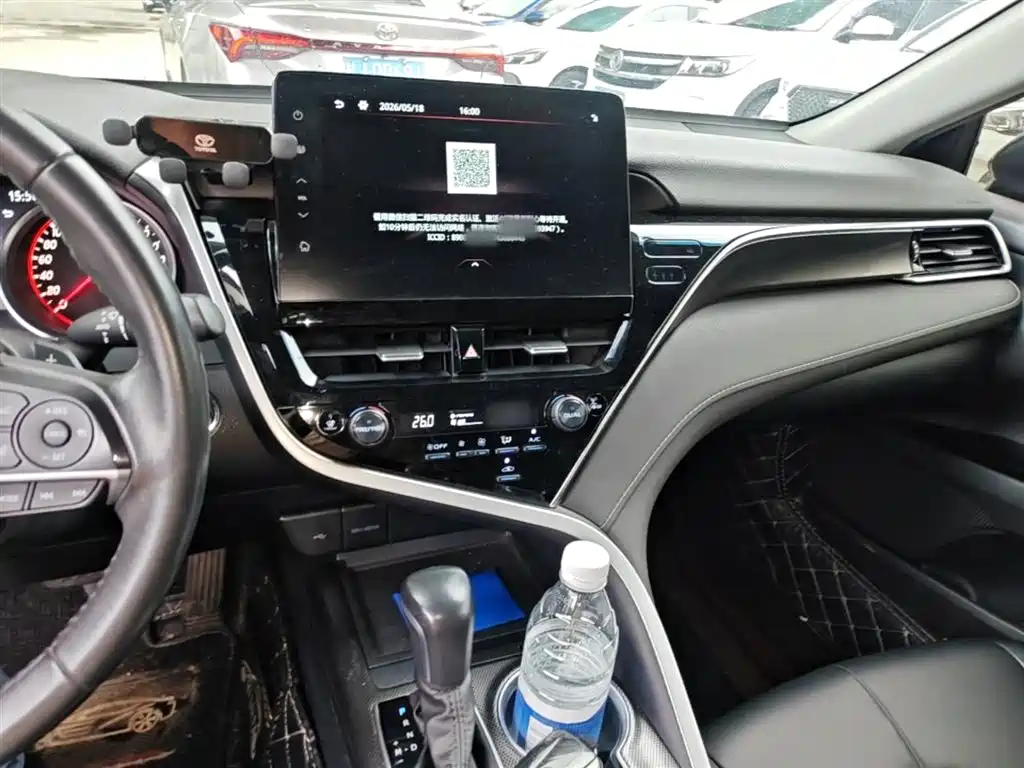 Toyota Camry 2022 — фото 10