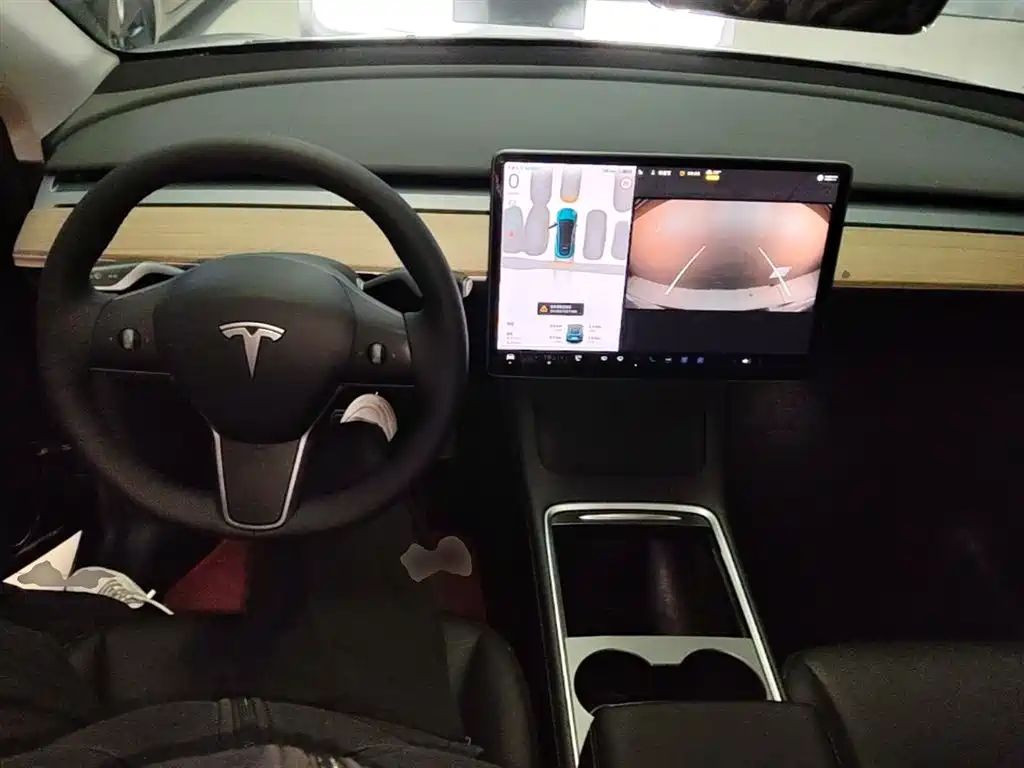 Tesla Model Y 2022 — фото 10