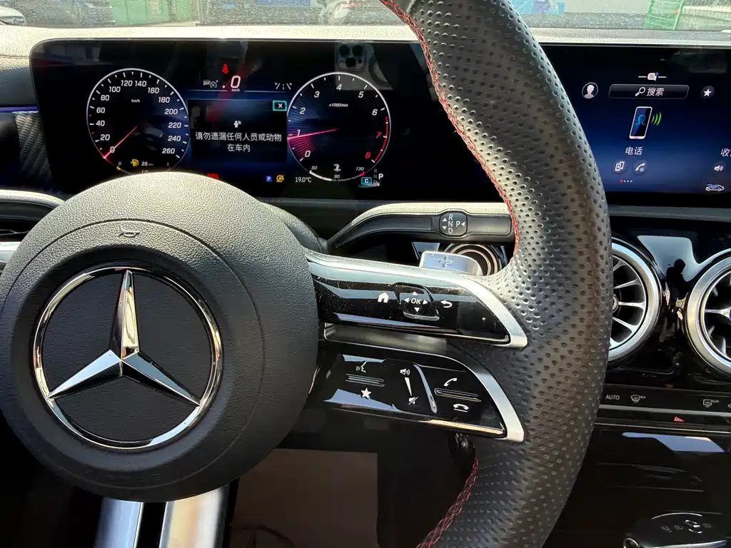 Mercedes-Benz A-Class 2024 — фото 10