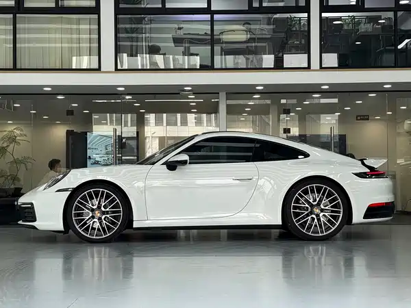 Porsche 911 2023