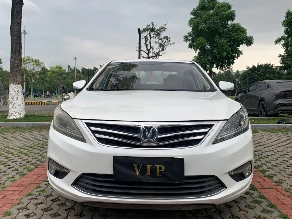 Changan Eado 2017 — фото 2