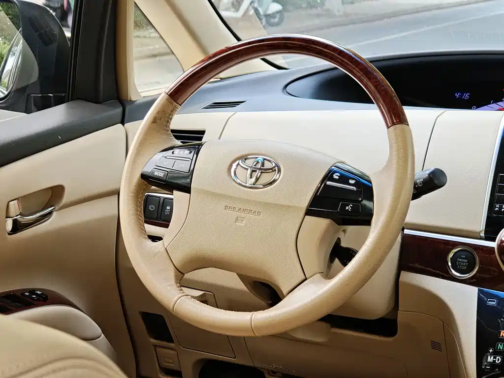 Toyota Previa 2018 — фото 4