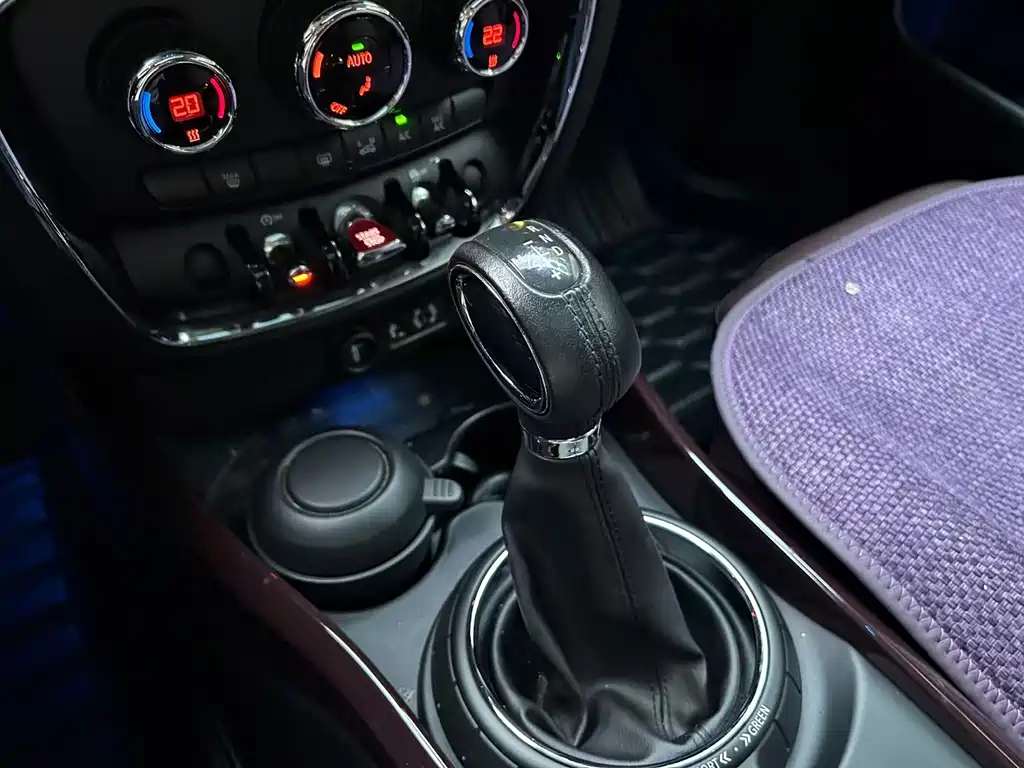 MINI Clubman 2016 — фото 12