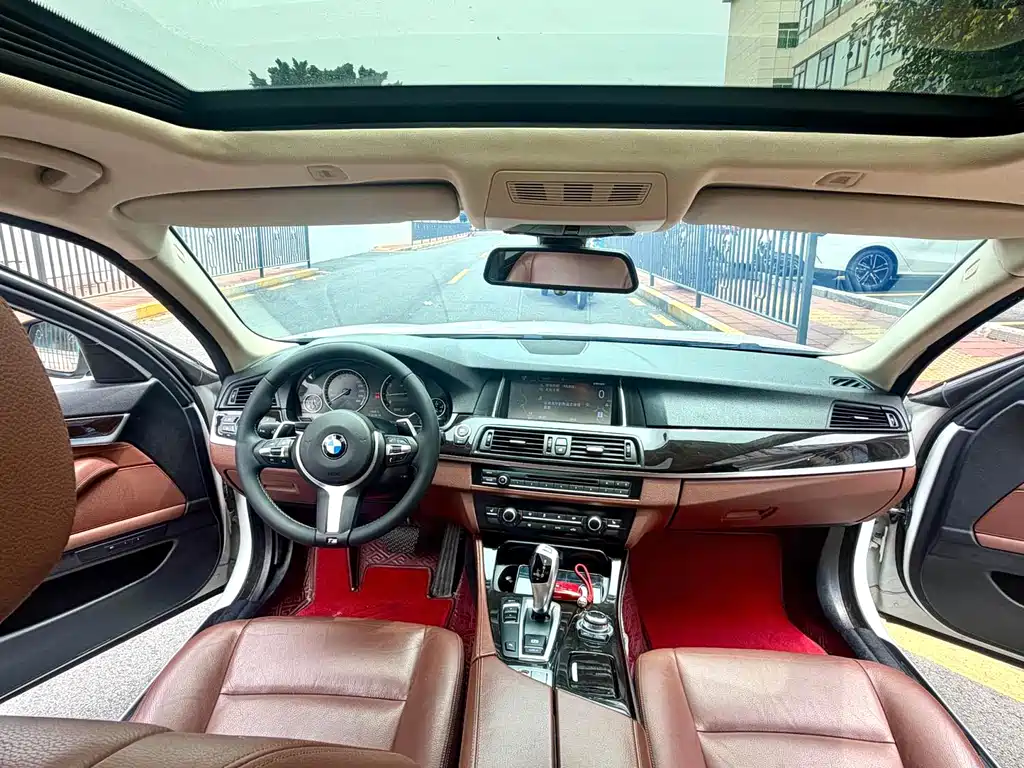 BMW 5 Series 2015 — фото 8