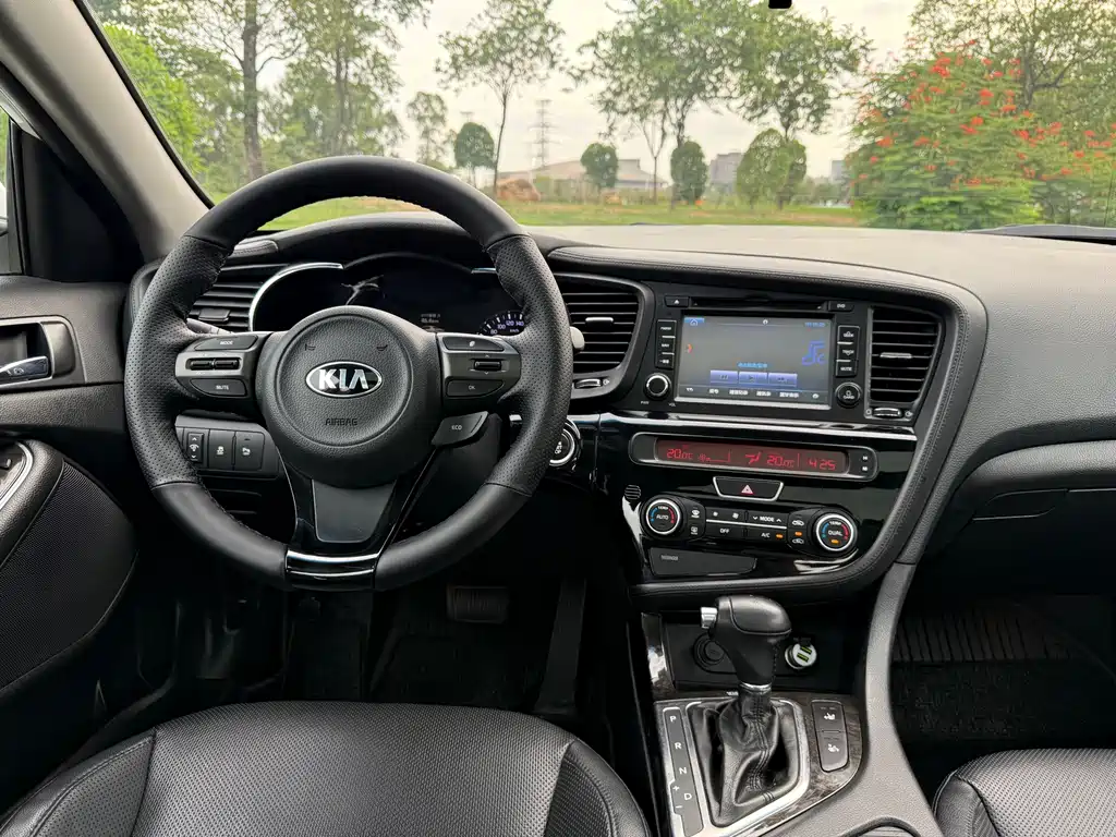 Kia K5 2015 — фото 12