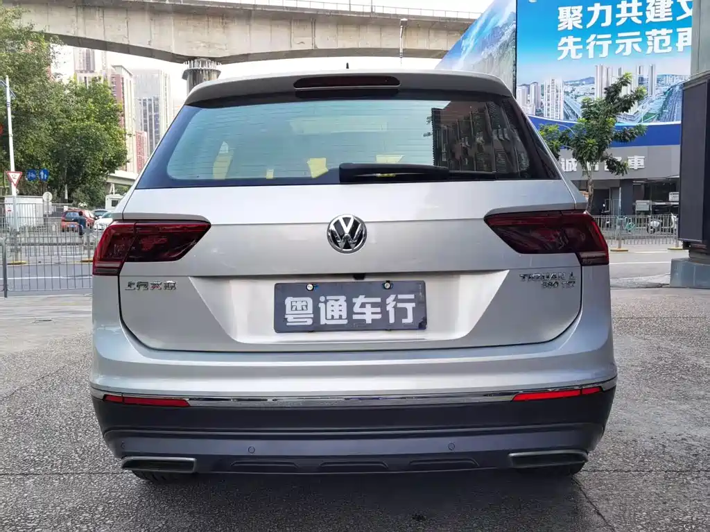 Volkswagen Tiguan L 2017 — фото 5