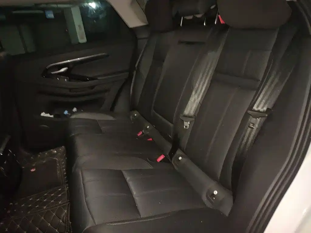 Land Rover Evoque 2023 — фото 18