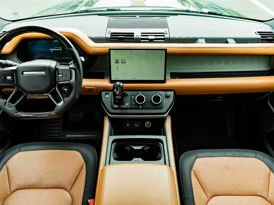 Land Rover Defender 2022 — фото 10