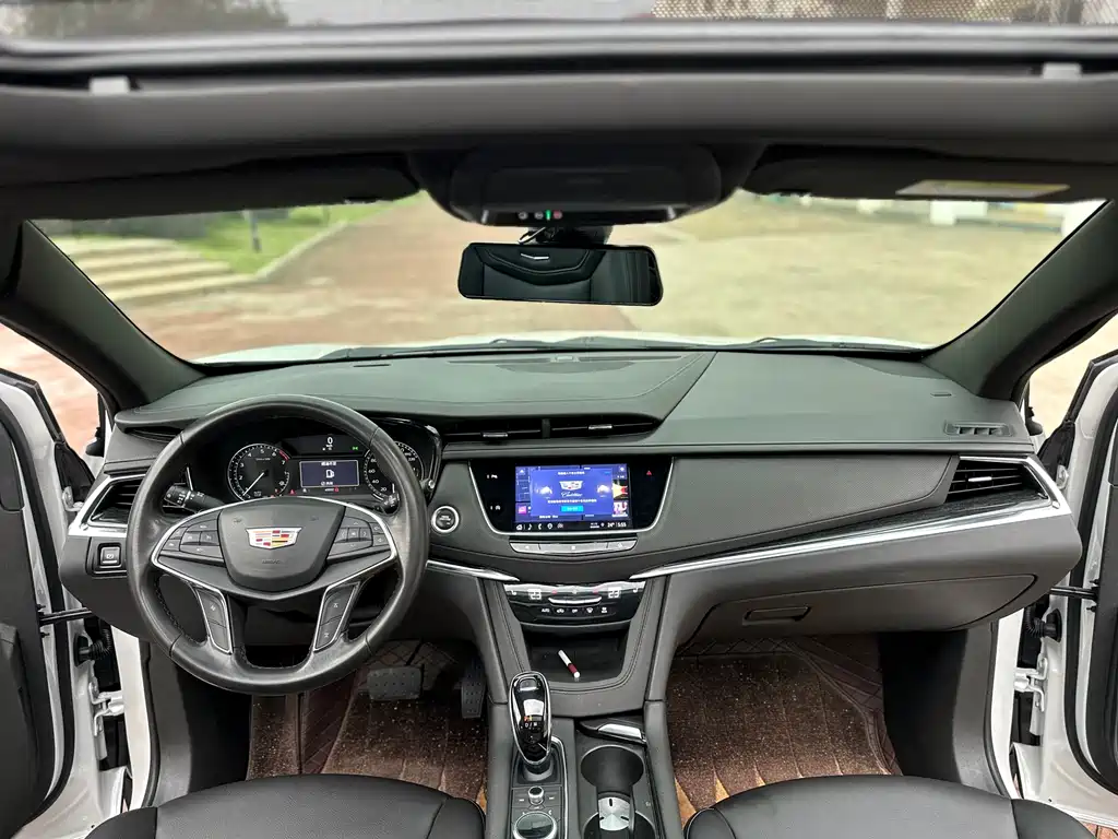 Cadillac XT5 2020 — фото 12