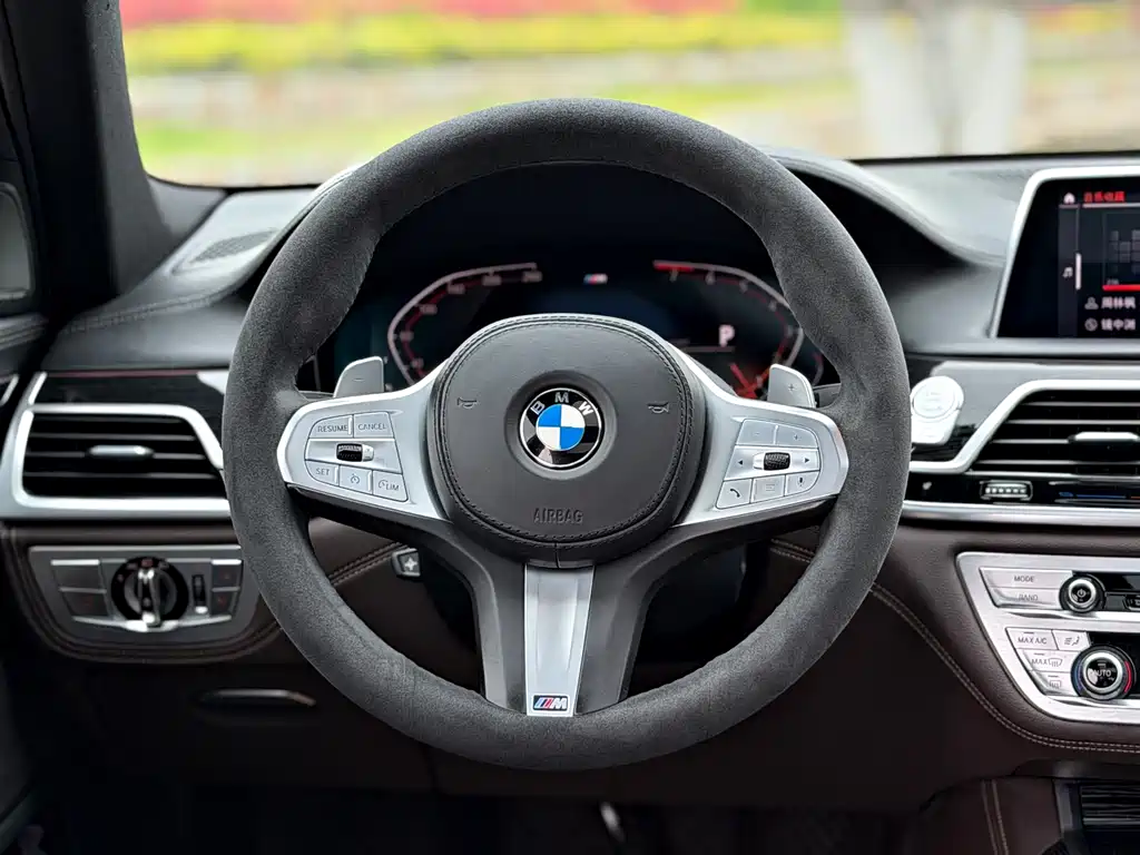 BMW 7 Series 2019 — фото 9