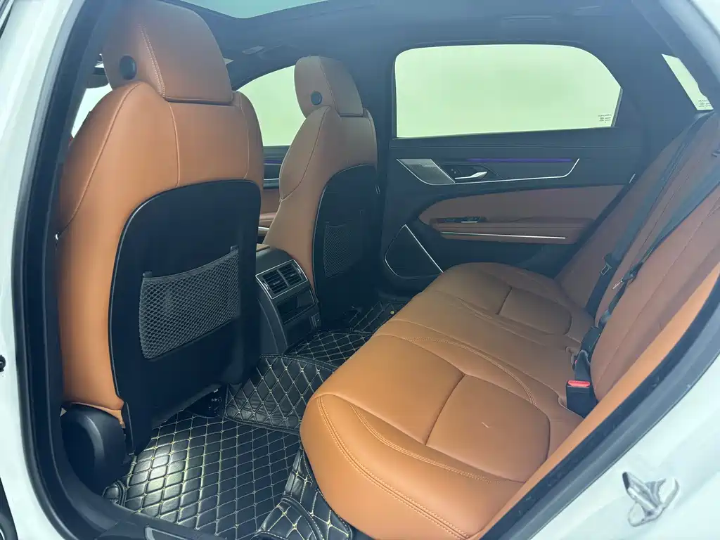 Jaguar XFL 2024 — фото 13