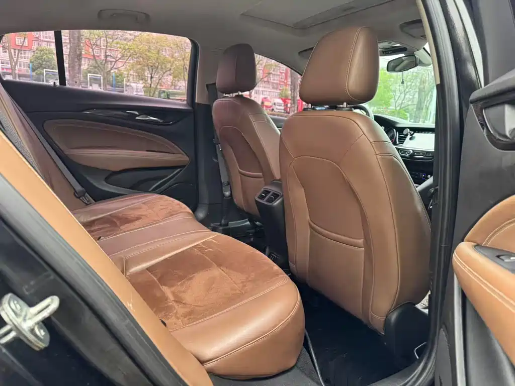 Buick Regal 2019 — фото 12
