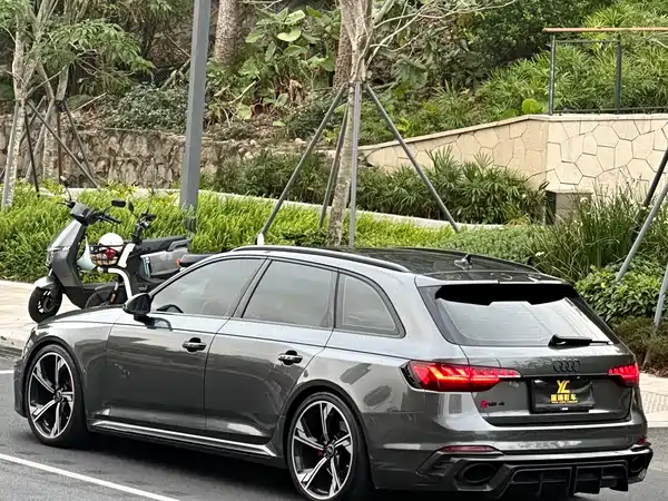 Audi RS 4 2023