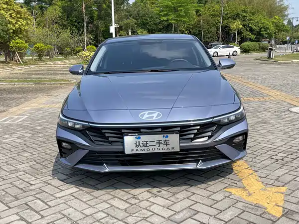 Hyundai Elantra 2025
