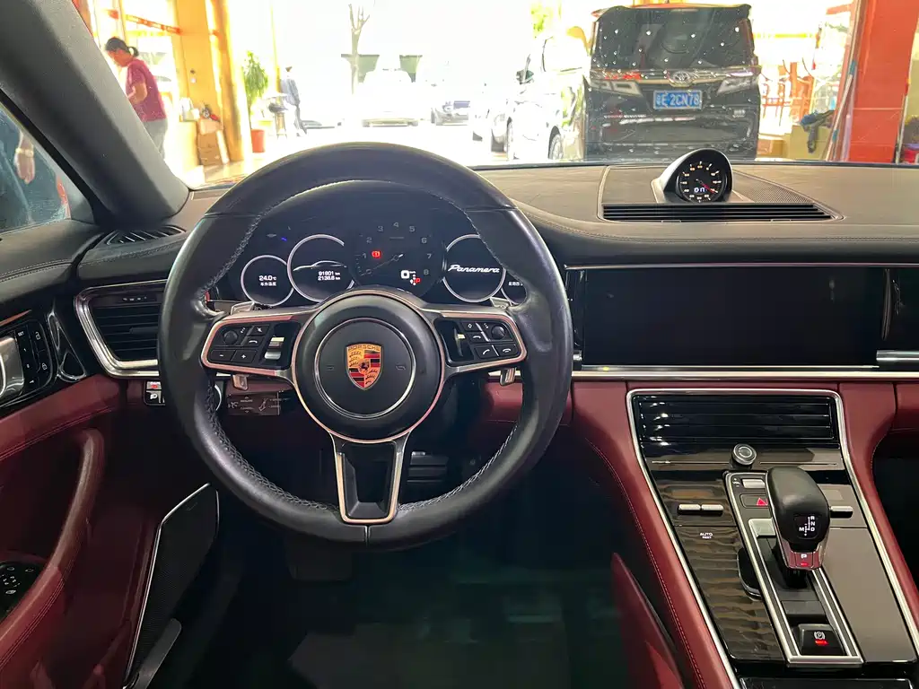 Porsche Panamera 2019 — фото 8