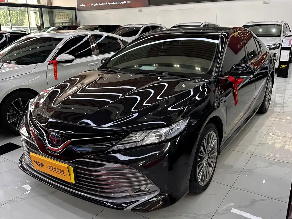 Toyota Camry 2020 — фото 2