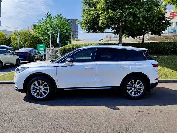 Lincoln Corsair 2021