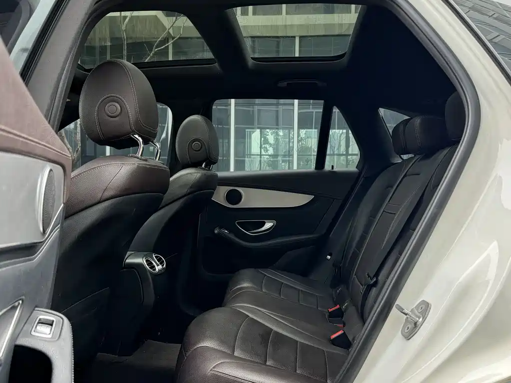 Mercedes-Benz GLC 2018 — фото 20