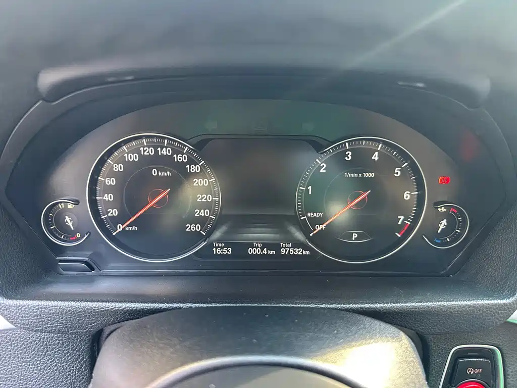 BMW 3 Series 2018 — фото 16