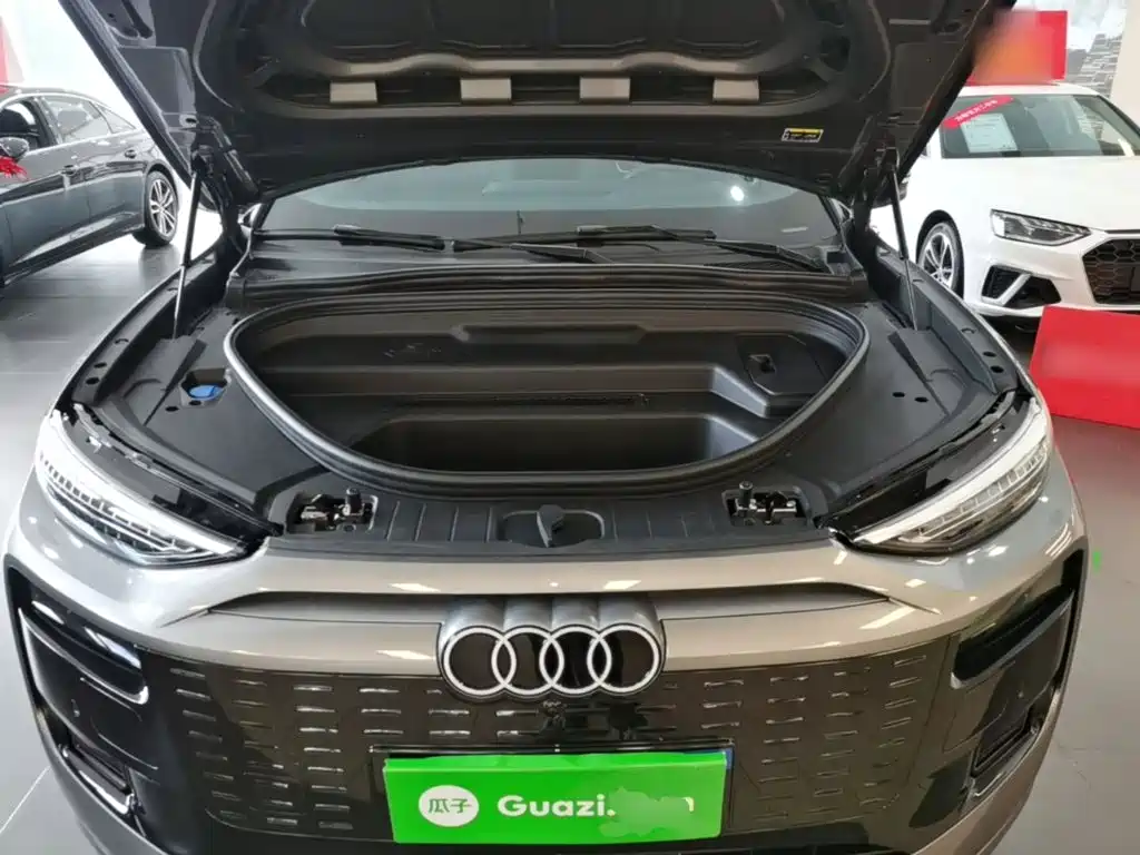 Audi Q6L E-Tron 2025 — фото 16