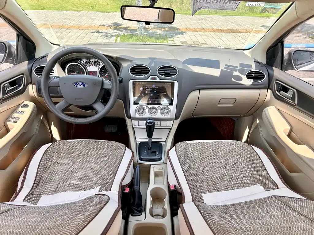 Ford Focus 2013 — фото 15