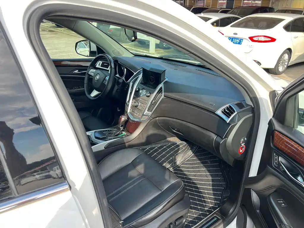 Cadillac SRX 2013 — фото 19