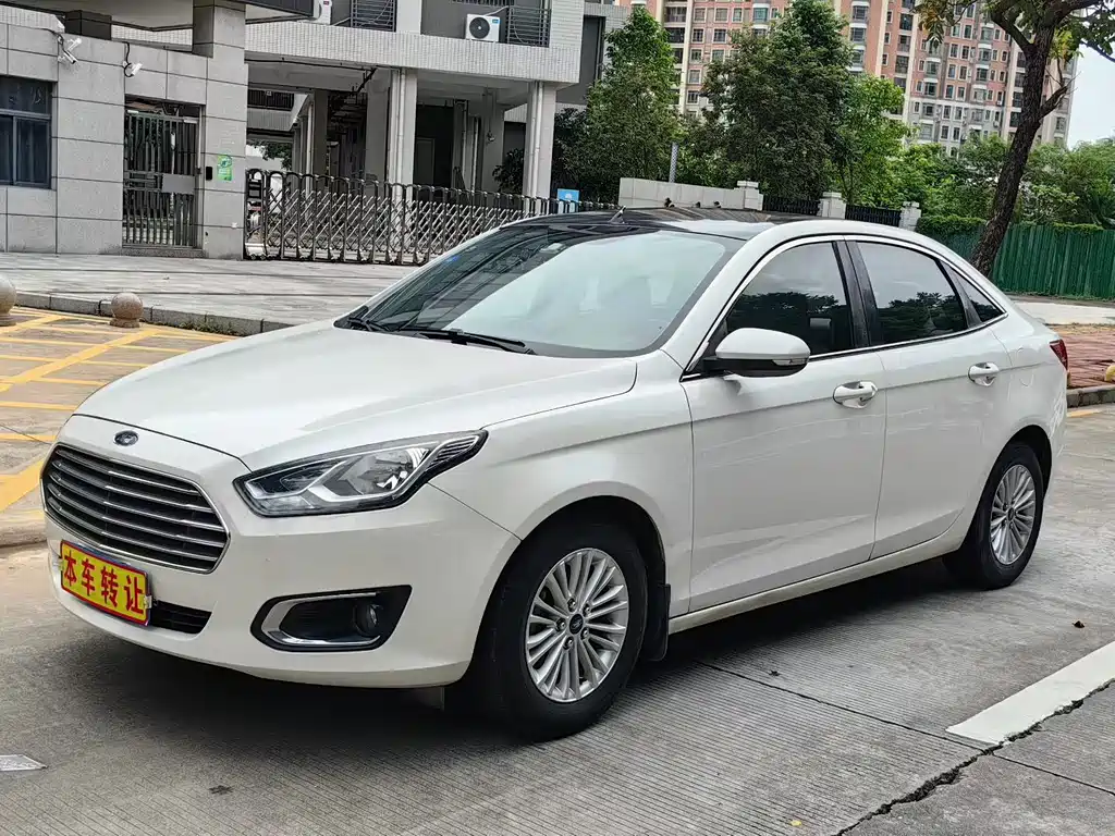 Ford Escort 2015