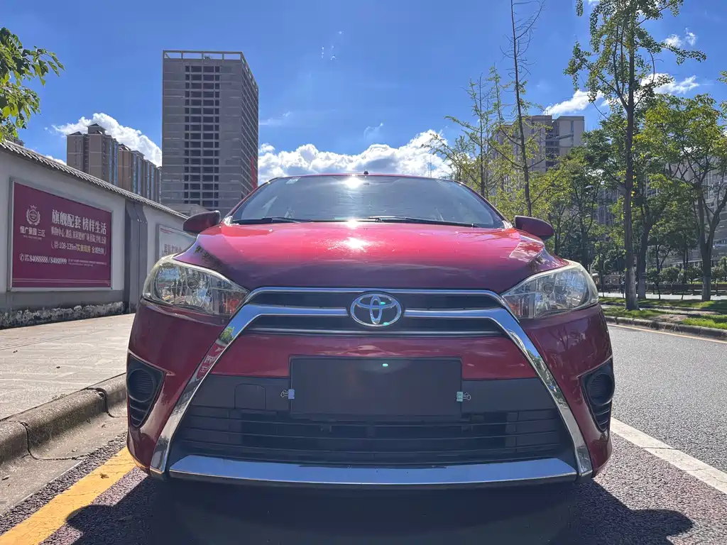 Toyota Yaris L 2014