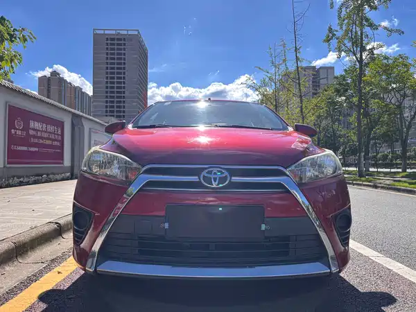 Toyota Yaris L 2014