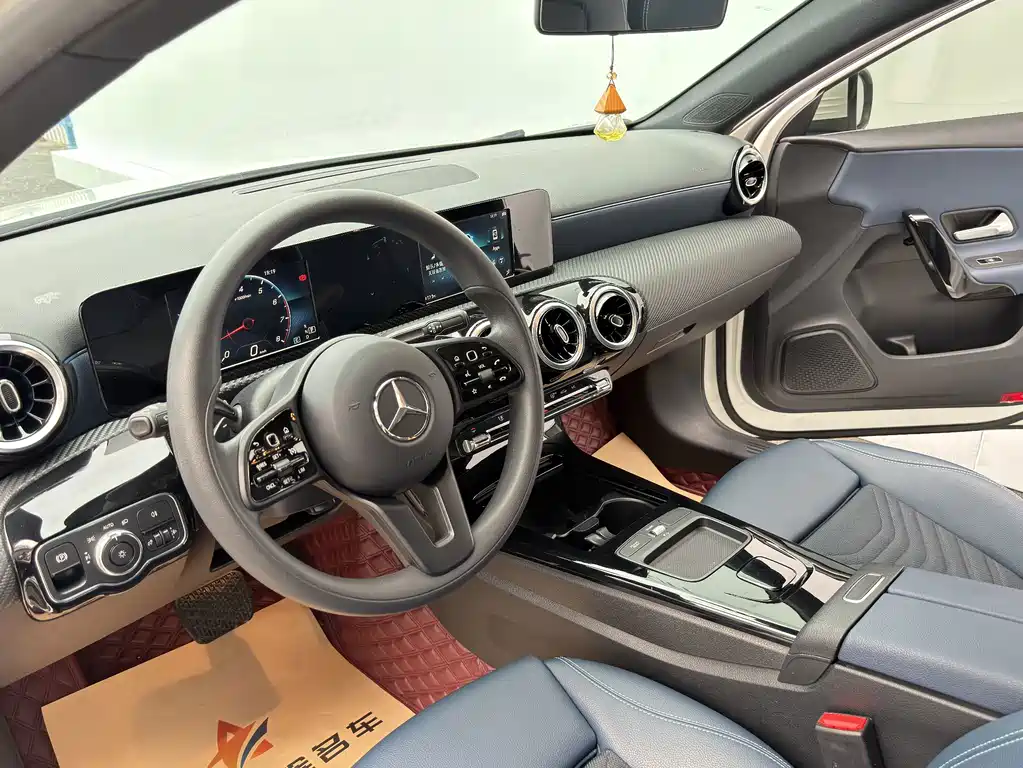 Mercedes-Benz A-Class 2021 — фото 8