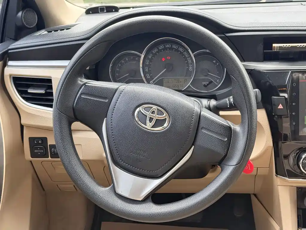 Toyota Corolla 2015 — фото 14
