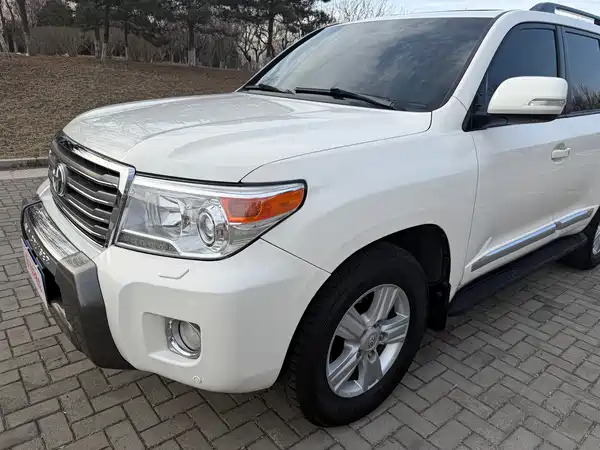 Toyota Land Cruiser 2012